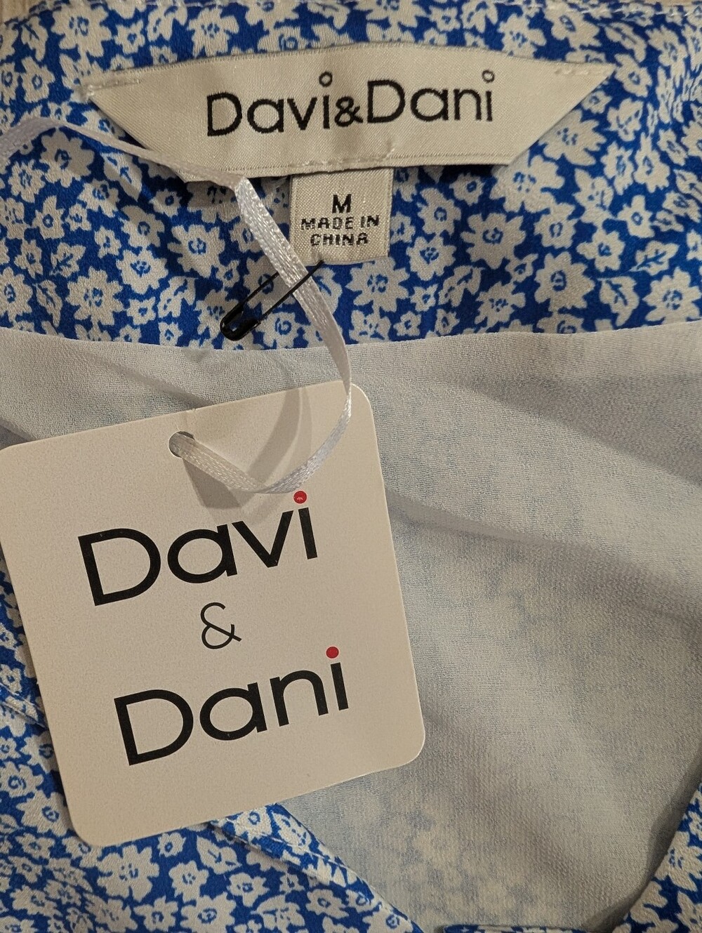Davi & Dani Blue Floral Tiered Babydoll Dress NWT Women's Medium - Picture 8 of 10